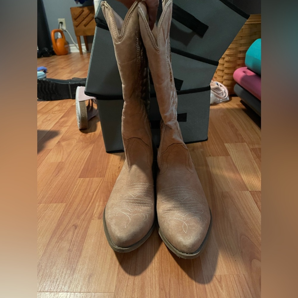 light brown cowboy boots